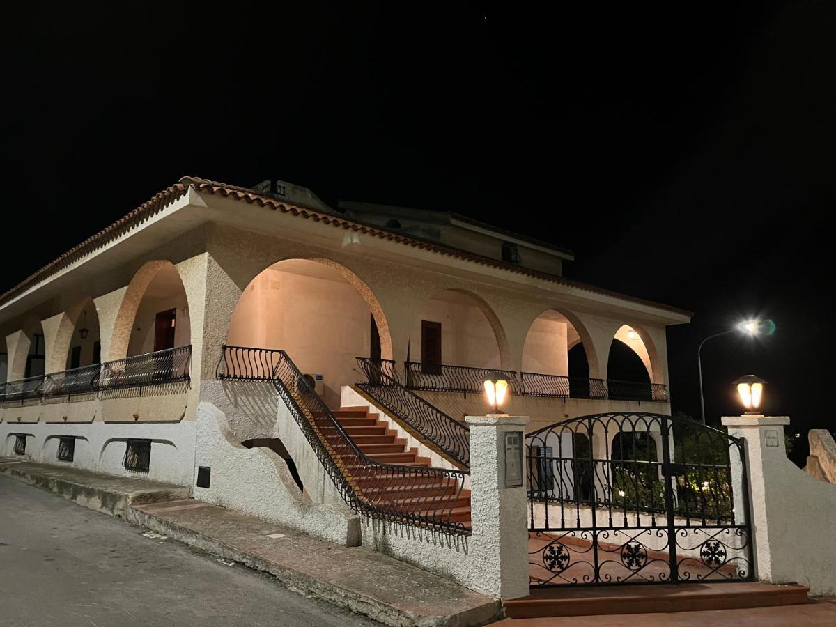 Villa Letizia Rooms & Apartments 诺托 外观 照片