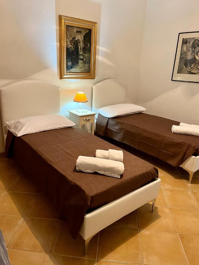 Villa Letizia Rooms & Apartments 诺托 外观 照片