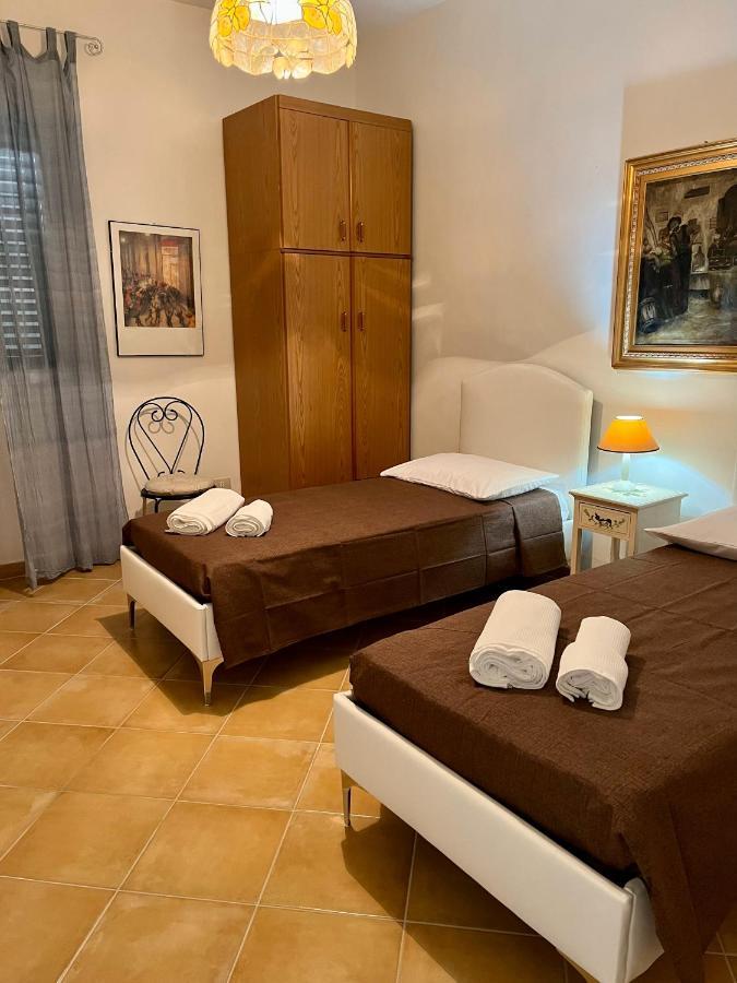 Villa Letizia Rooms & Apartments 诺托 外观 照片